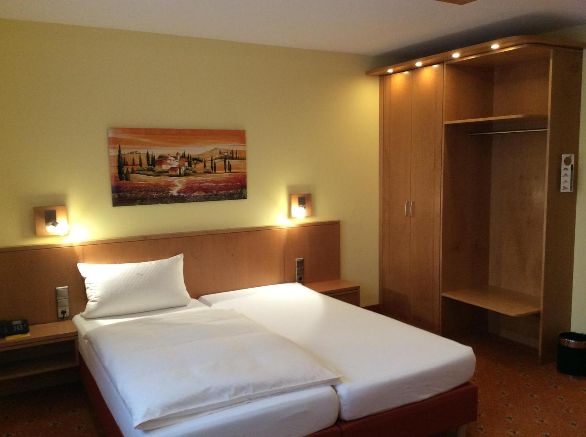 Landhotel Heiner Meyer Wahrenholz Pokoj fotografie